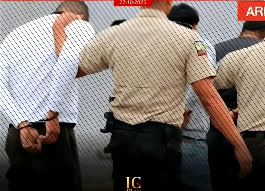 WhatsApp-Image-2025-10-27-at-19.33.46-1-1024x738 4 POLICÍAS DE INTELIGENCIA FUERON DETENIDOS