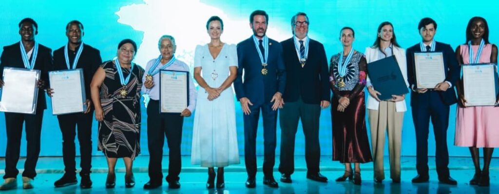 WhatsApp-Image-2025-11-08-at-08.31.47-1-1024x400 ESTA PROVINCIA NO SE ARRODILLA