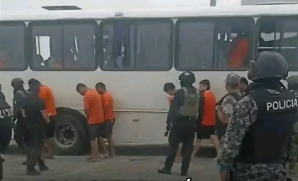 WhatsApp-Image-2025-11-11-at-15.57.44-1-1024x622 LA ROCA QUE VACÍA