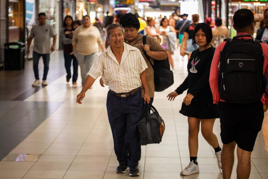 WhatsApp-Image-2026-02-18-at-00.20.59-1-1024x682 260.000 Usuarios se Movilizaron por el terminal terrestre