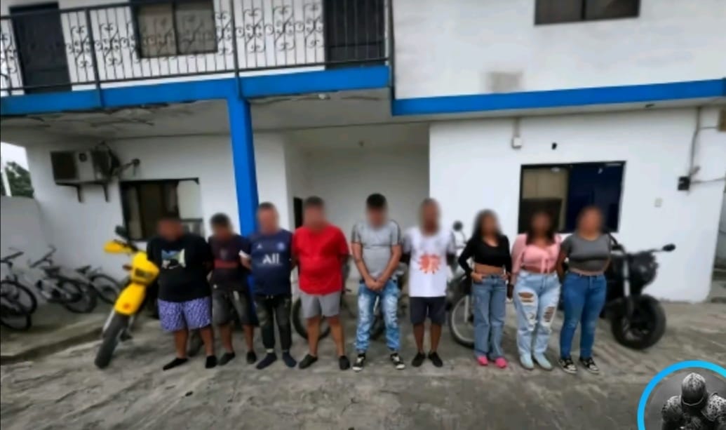 NUEVE ANGELITOS PRESOS